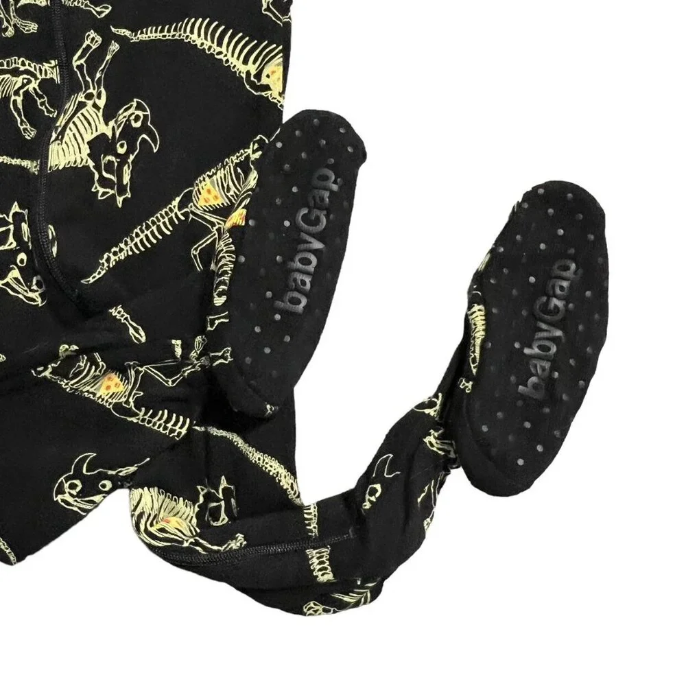 NEW Baby Gap 12-18m Dinosaur Skeleton Zipper Pajamas